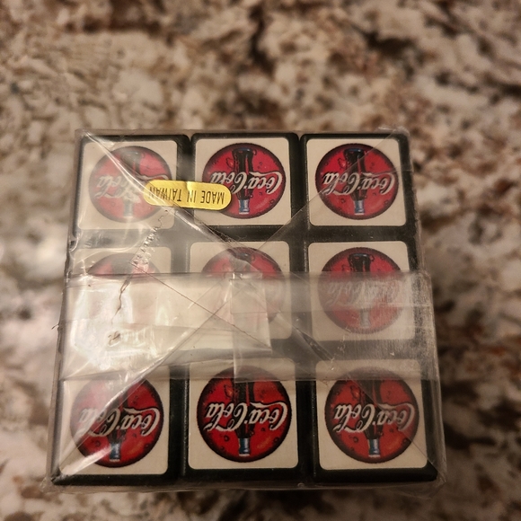 S.F. Giants Stadium Giveaway Rubik Cube featuring Barry Bonds - Picture 2 of 6